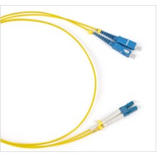 Патч-корд волоконно-оптический SM 9/125, LC/UPC-SC/UPC, duplex, LSZH, (1 м) Hyperline FC-D2-9-LC/UR-SC/UR-H-1M-LSZH-YL