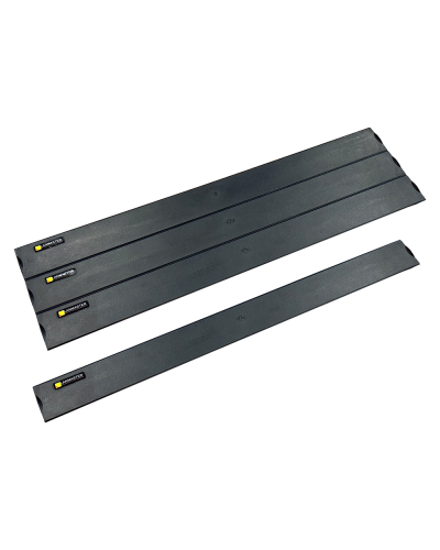 19 пластиковая фальш-панель 4U, разделяемая, быстросъемная, черная LANMASTER LAN-CB-FPP-4U в Сочи Аксессуары для стоек и шкафов Pintop.ru