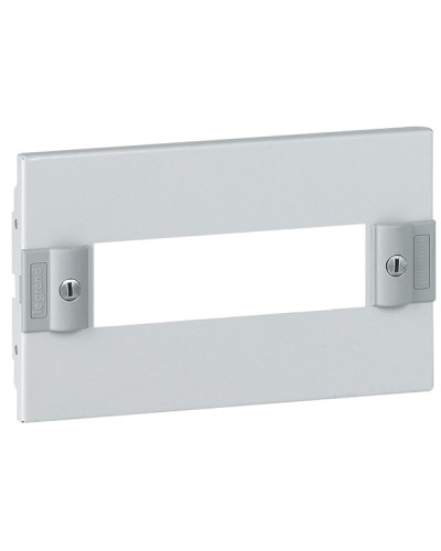 Панель лицевая Legrand 020304 в Сочи Аксессуары для стоек и шкафов Pintop.ru