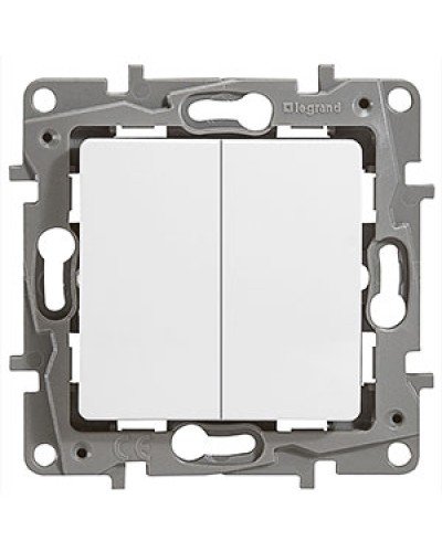 Выключатель двухклавишный 10 AX 250 В белый Etika Legrand 672202 в Сочи Аксессуары для кабель-канала Pintop.ru