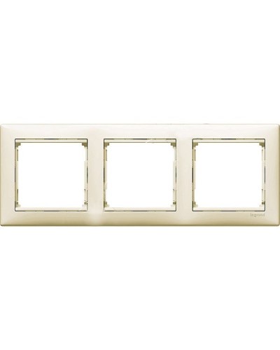 Рамка Valena 3 поста LEGRAND 774353 в Сочи Аксессуары для кабель-канала Pintop.ru